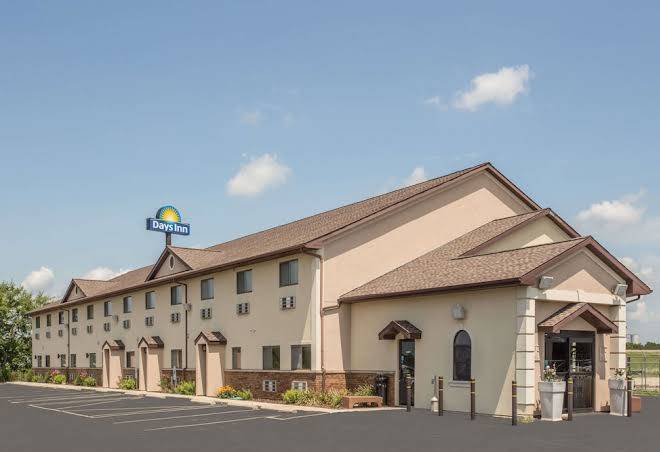 Days inn by wyndham le roy bloomington southeast