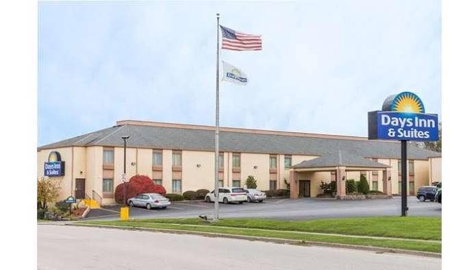 Days inn & suites by wyndham bloomington normal il