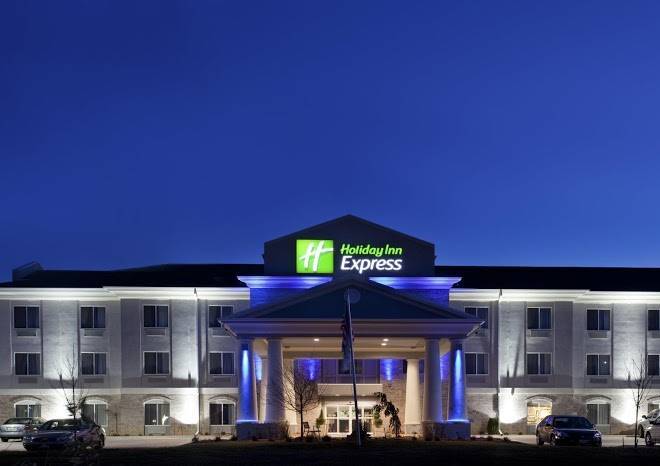 Holiday inn express le roy bloomington area