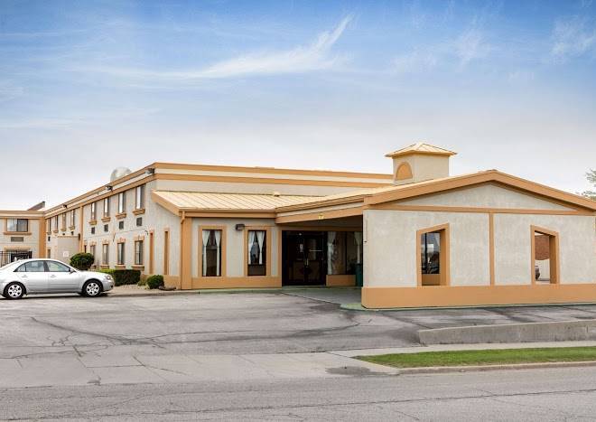 Quality inn & suites bloomington university area