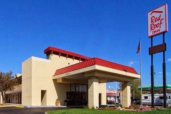 Red roof inn bloomington normal university