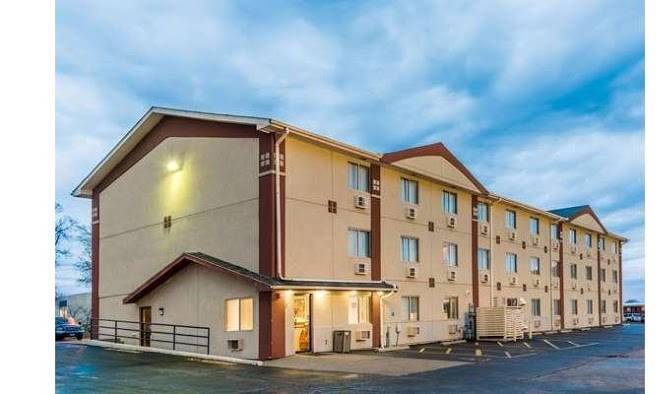 Super 8 by wyndham bloomington