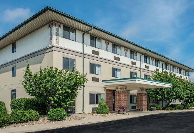 Super 8 by wyndham waterloo