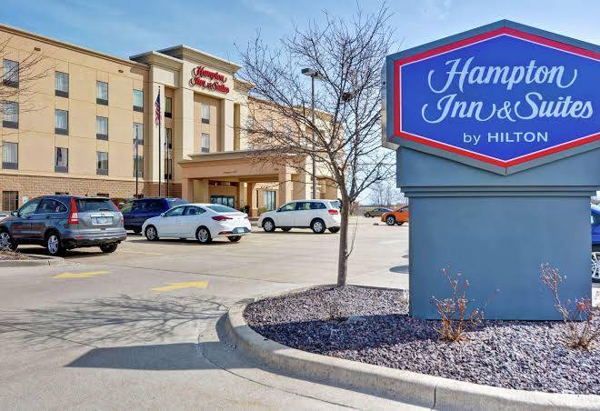 Hampton inn and suites peoria at grand prairie il