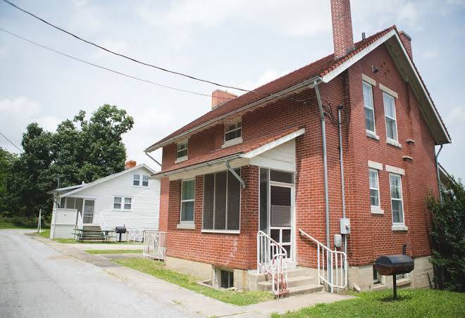 Golconda lock & dam homes