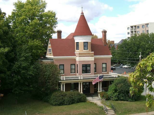 Victorian inn bed and breakfast