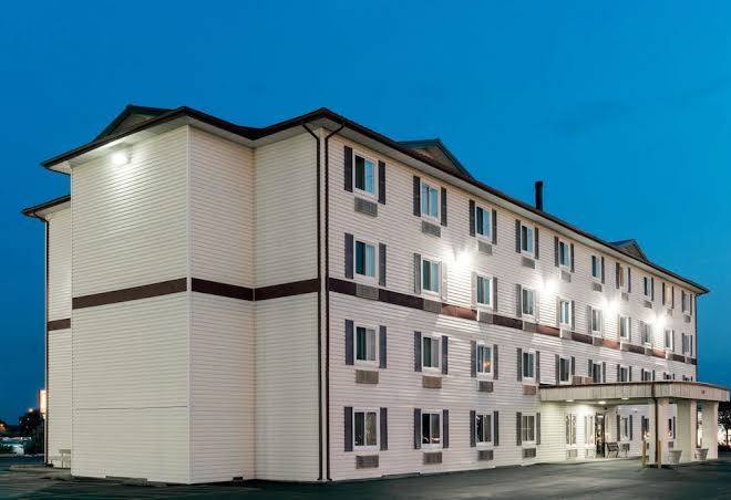 Super 8 by wyndham springfield east