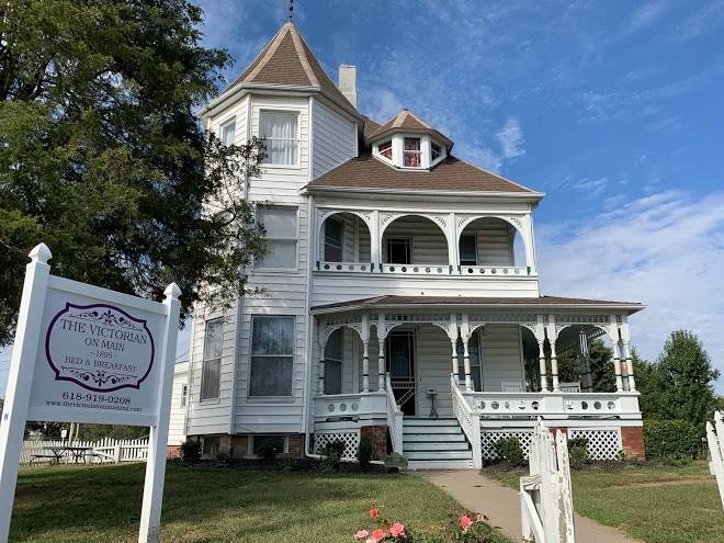 The victorian on main inn