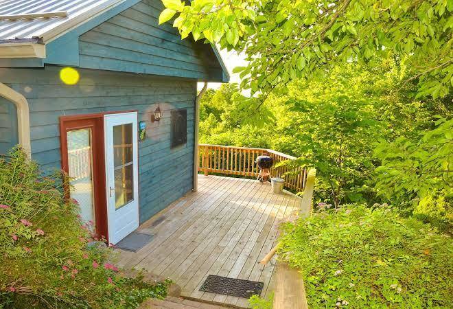 Treetop retreat llc