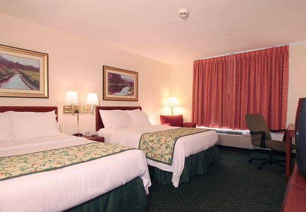 Fairfield inn & suites by marriott louisville north