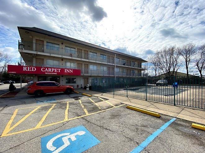 Red carpet inn clarksville in