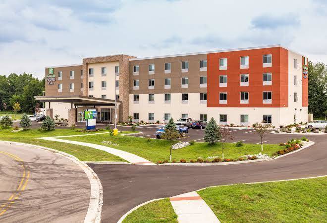 Holiday Inn Express & Suites Elkhart North Image