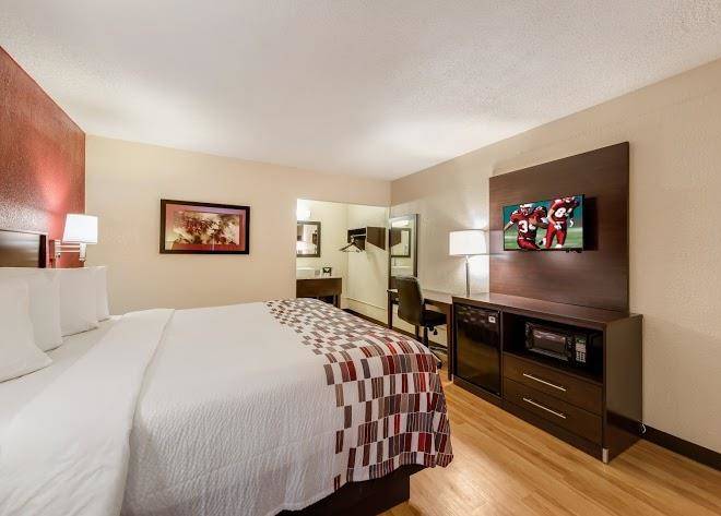 Red roof inn marion