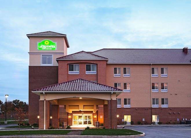 La Quinta Inn & Suites By Wyndham Indianapolis Airport West Image