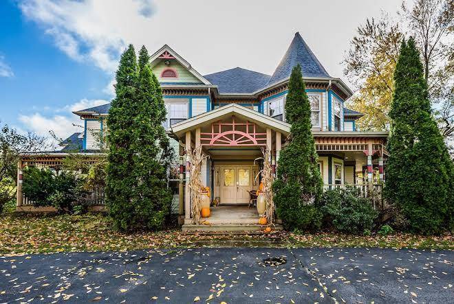 Blue jay manor
