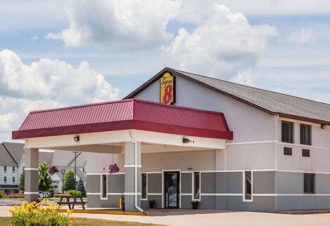 Super 8 By Wyndham Shipshewana Image