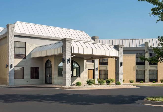Days inn & suites by wyndham merrillville