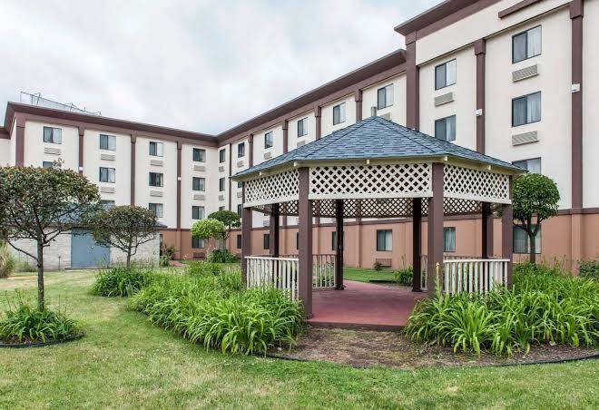 Days inn and suites by wyndham hammond in