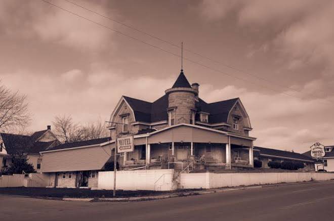 Rosemount motel