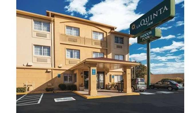La quinta inn by wyndham indianapolis north at pyramids
