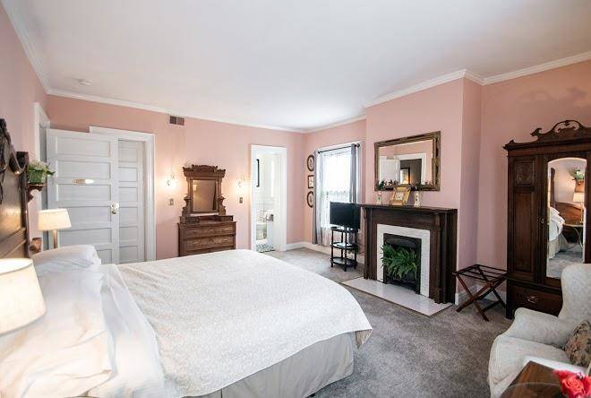 The looking glass inn