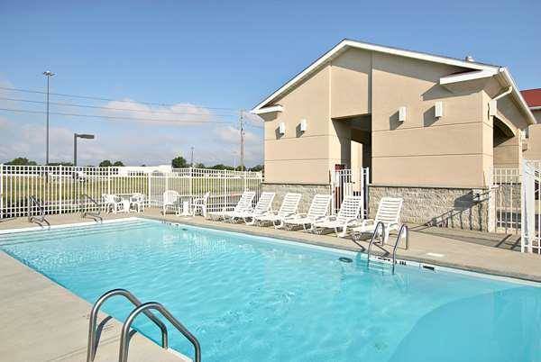 Super 8 by wyndham indianapolis ne castleton area