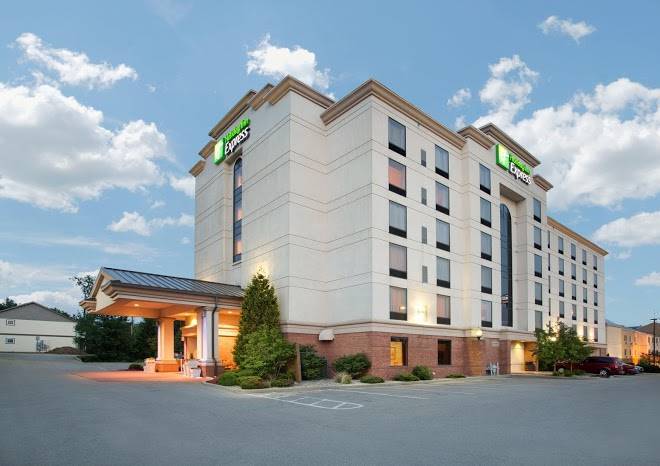 Holiday inn express & suites bloomington