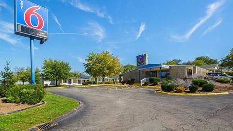 Motel 6 bloomington in