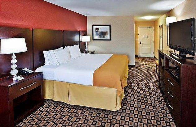 Holiday inn express & suites crawfordsville
