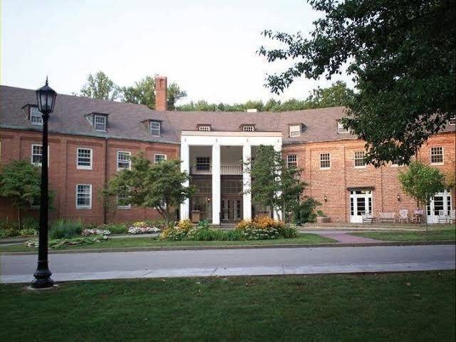 Canyon inn