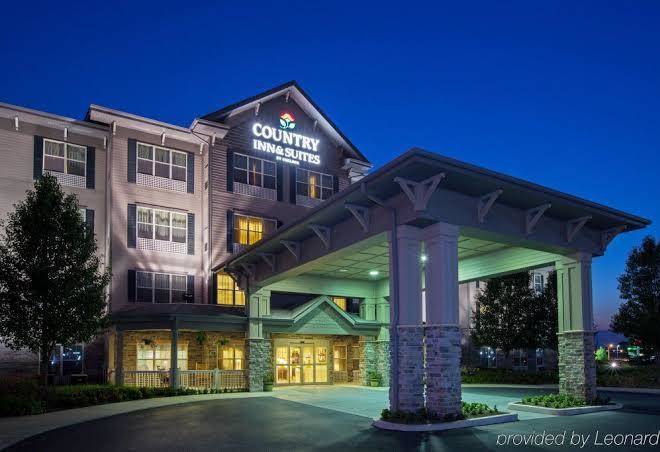 Country inn & suites by radisson portage in