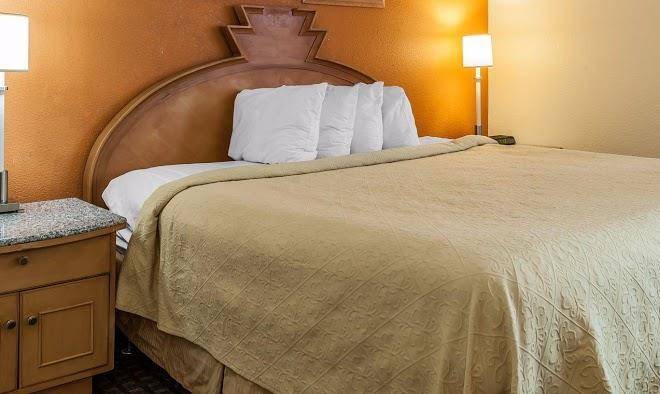 Quality inn & suites shelbyville i 74
