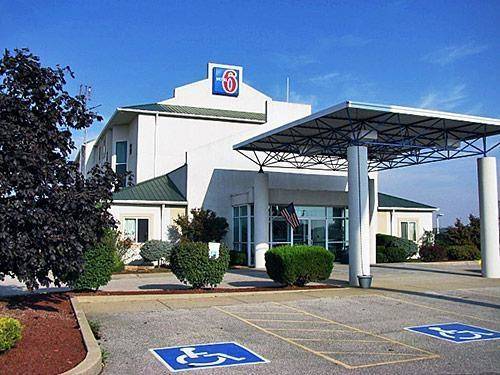 Motel 6 Dale In Image