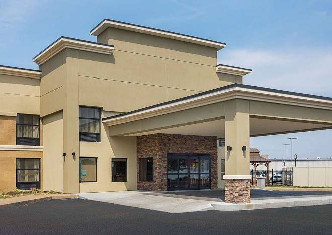 Clarion inn & suites