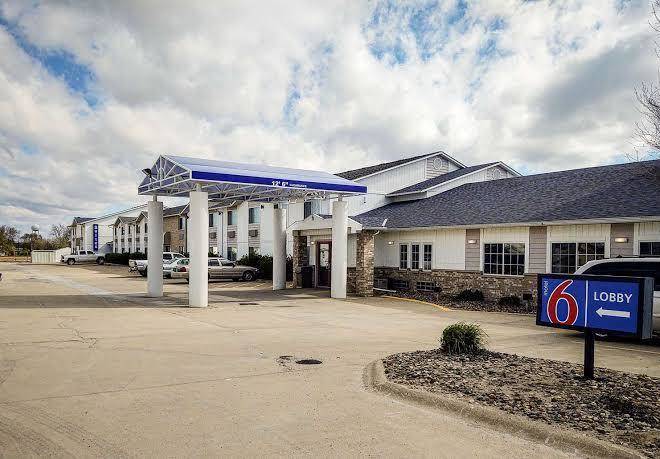 Motel 6 stuart ia