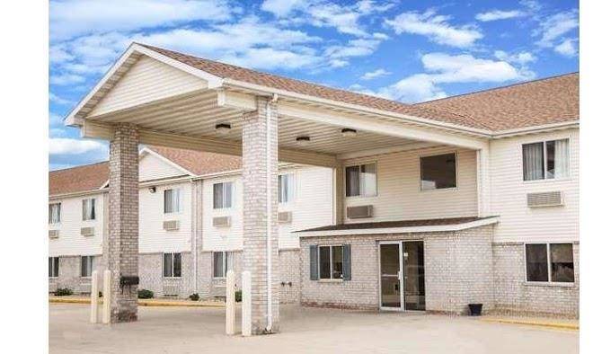 Days inn by wyndham evansdale waterloo