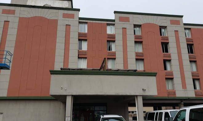 Econo lodge inn & suites