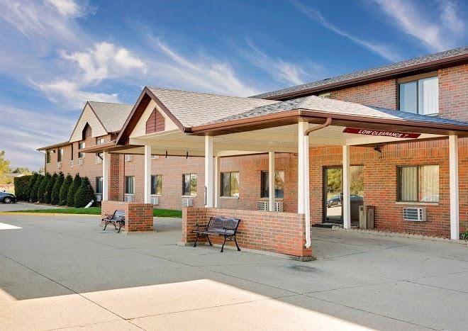 Howard johnson by wyndham waterloo cedar falls