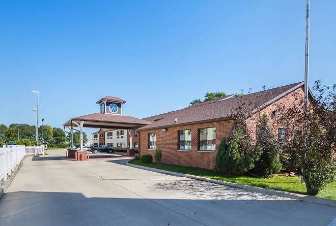 Motel 6 Waterloo Ia Crossroads Mall Cedar Falls Image