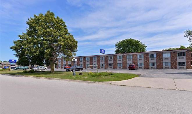 Americas Best Value Inn Clear Lake Image