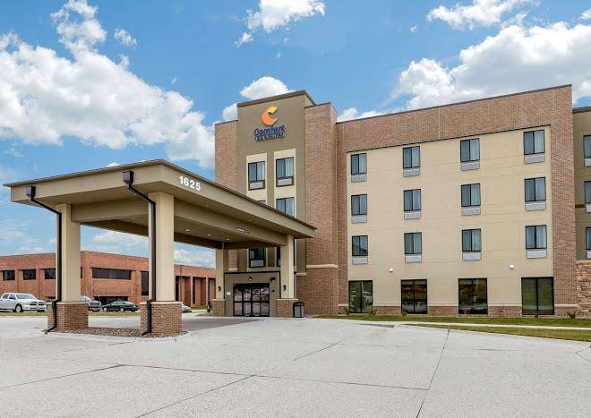 Comfort Inn & Suites West Des Moines Image