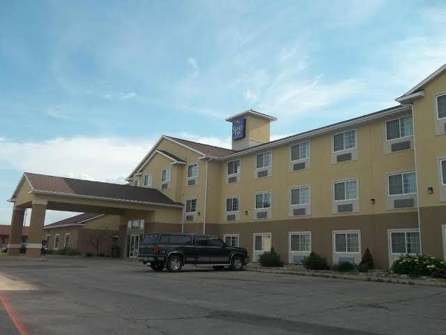 Estherville hotel & suites