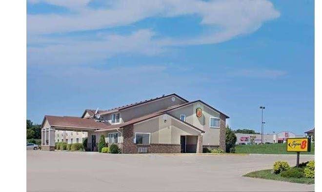 Super 8 by wyndham charles city