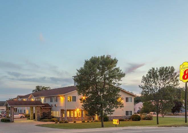 Super 8 by wyndham cresco ia