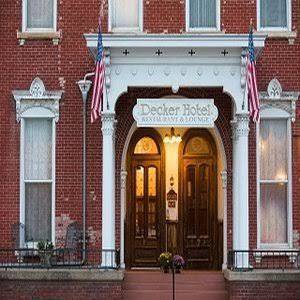 Decker hotel restaurant & bar