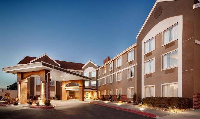 Best Western Holiday Manor Image