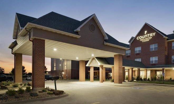 Country inn & suites by radisson coralville ia