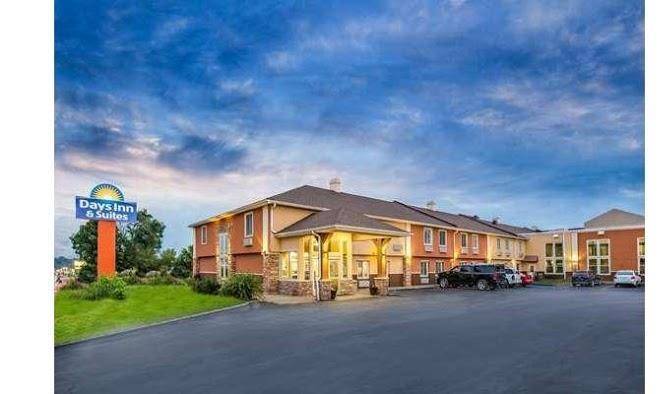 Days Inn & Suites By Wyndham Coralville Iowa City Image