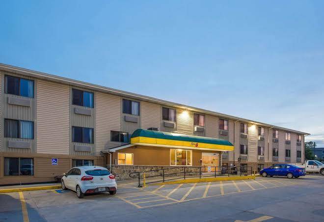 Super 8 by wyndham iowa city coralville