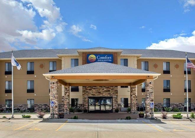 Comfort inn & suites cedar rapids north collins road